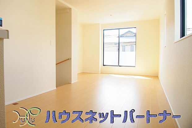 陽だまりのある光彩豊かなリビングは、何よりも快適で心休まる時間を過ごせます。