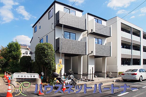 ここから始まる「日常」はご家族にとってかけがえのない時間となります。少しでも豊かに、快適に。そんな想いから本邸宅は生まれました。