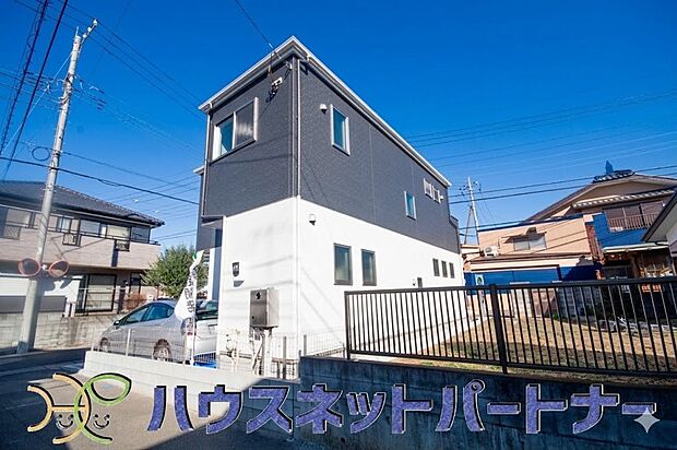 豊かで快適な暮らしを。ここから始まる「日常」はご家族にとってかけがえのない時間となります。少しでも豊かに、快適に。そんな想いから本邸宅は生まれました。