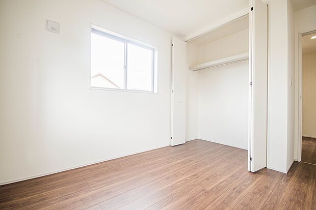 各部屋を最大限に広く使って頂ける様、全居住スペースに収納付。プライベートルームはゆったりと快適に。