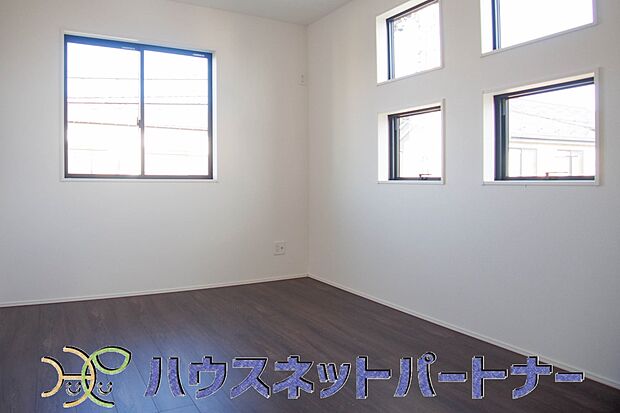風通しの良いお部屋は心も体も元気にしてくれます。冬はぽかぽかと陽射しで暖か。