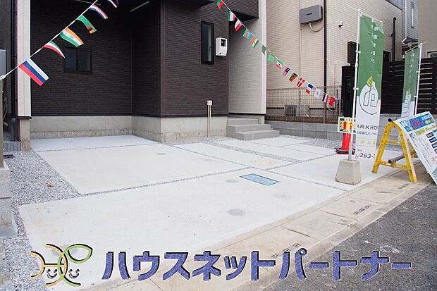 カースペース。通勤や家族の送迎など、毎日の生活にマイカーが欠かせない方にとって駐車場は大事な条件。敷地内にカースペースがあれば、お出かけやお買い物の際の搬入出もらくらくです。