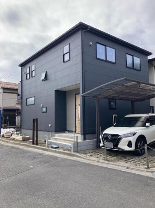 豊かで快適な暮らしを。ここから始まる「日常」はご家族にとってかけがえのない時間となります。少しでも豊かに、快適に。そんな想いから本邸宅は生まれました。