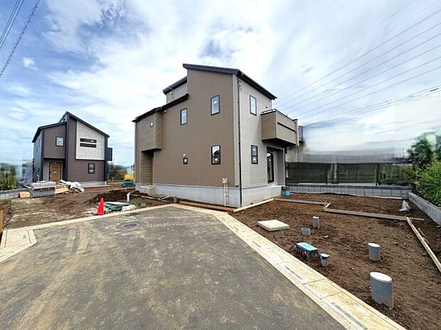 豊かで快適な暮らしを。ここから始まる「日常」はご家族にとってかけがえのない時間となります。少しでも豊かに、快適に。そんな想いから本邸宅は生まれました。