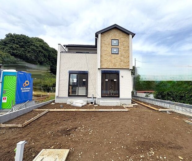 家族の温かさと陽光の暖かさ、楽しい毎日と明るい未来を予感させる「空間が織り成すひとつ先の住み心地」を演出します。