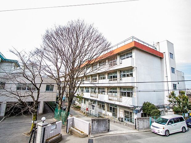 周辺環境-中学校(460460m)大谷口中学校