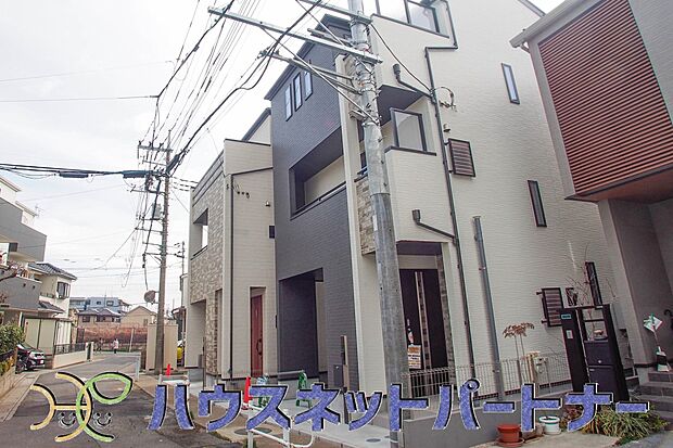 ここから始まる「日常」はご家族にとってかけがえのない時間となります。少しでも豊かに、快適に。そんな想いから本邸宅は生まれました。