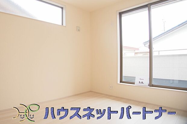 どのお部屋も明るい光が差し込みます。自分だけのお部屋作りを考えただけでワクワク。