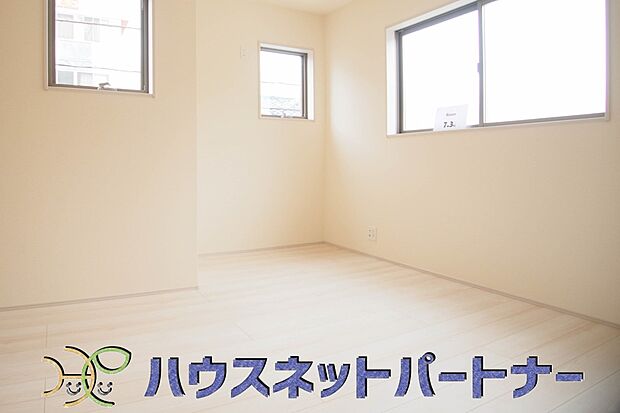 うららかな陽射しがどのお部屋にも降り注ぎますように、快適さを追求した間取設計。得難い立地環境での生活を恵みの豊かな永住の地へと変えてくれます。