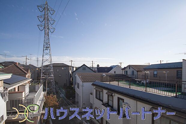 朝の澄んだ空気や、夕方に吹く清々しい風を五感で感じられるバルコニー。住まいの中で唯一屋外にあって、本当の自然を感じられるスペースです。