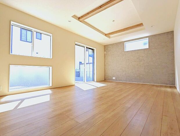 陽だまりのある光彩豊かなリビングは、何よりも快適で心休まる時間を過ごせます。