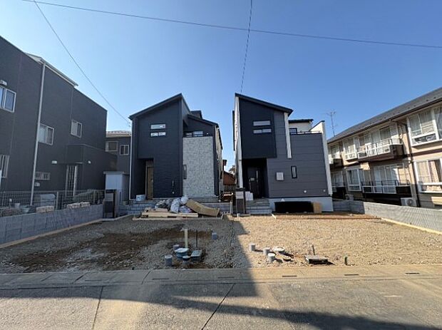 ゆったりとした駐車スペースを確保いたしましたので、大きめのお車でも駐車可能です。自転車やバイクなど、ゆとりのある敷地で置き場所に困ることはないでしょう。