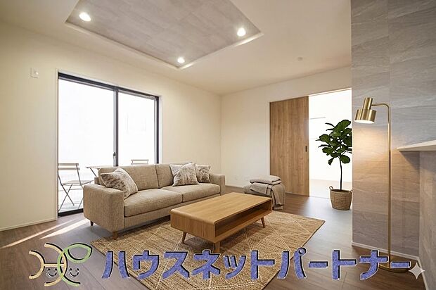 (家具はイメージ画像)天井の中央部分を周囲より一段高くとったデザインを折上天井といいます。