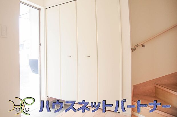 陽光が降り注ぐ明るく開放的な空間が魅力的。