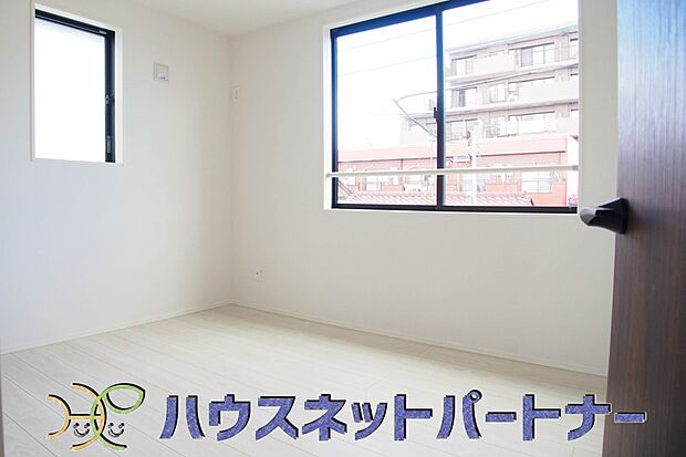 風通しの良いお部屋は心も体も元気にしてくれます。冬はぽかぽかと陽射しで暖か。