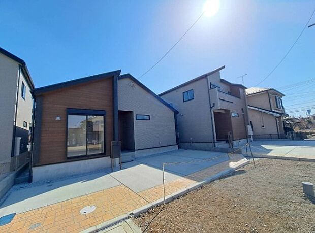 豊かで快適な暮らしを。ここから始まる「日常」はご家族にとってかけがえのない時間となります。少しでも豊かに、快適に。そんな想いから本邸宅は生まれました。