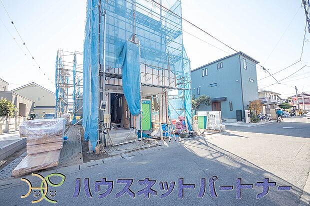 お客様も迎える玄関は高級感のある造りです。