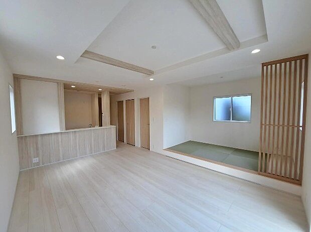 うららかな陽射しがどのお部屋にも降り注ぎますように、快適さを追求した間取設計。得難い立地環境での生活を恵みの豊かな永住の地へと変えてくれます。