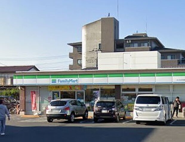 周辺環境-コンビニ(700m)ファミリーマートさいたま本郷南店