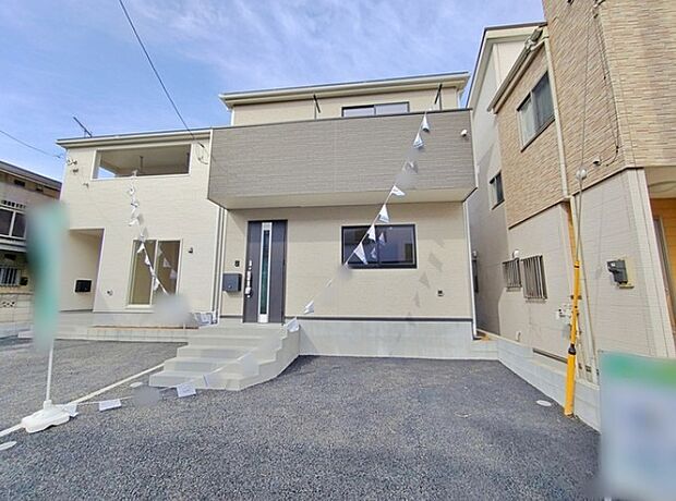 家づくりへの想いが設計に表れています。住み心地のために工夫された造り辺環境には便利な設備が点在し、毎日の暮らしを快適にしてくれる邸宅です。
