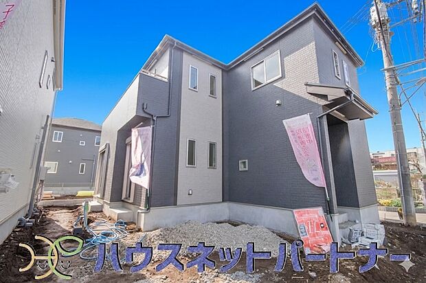 太陽に愛された邸は、陽当り・通風に優れた魅力的で快適さを追求した新築戸建でした。ここに住むからこそ意味がある。そんな特別感に浸りながら、毎日をお過ごしして欲しいです。