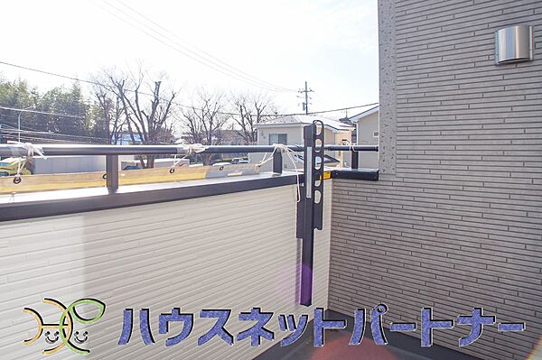 朝の澄んだ空気や、夕方に吹く清々しい風を五感で感じられるバルコニー。住まいの中で唯一屋外にあって、本当の自然を感じられるスペースです。