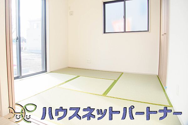 意外と場所をとるアイロンがけや、洗濯物をたたむときにも広々と使うことができ、ちょっと一休みしたい時、すぐに横になれることも魅力ですよね。また、来客時に客間や宿泊部屋として活用できます。