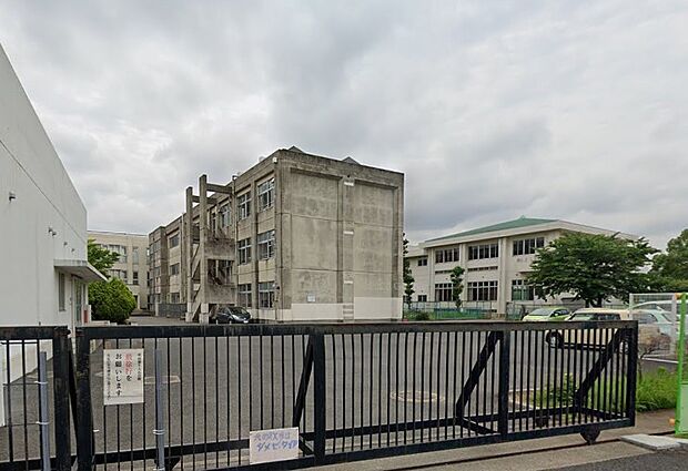 周辺環境-中学校(850m)馬宮中学校