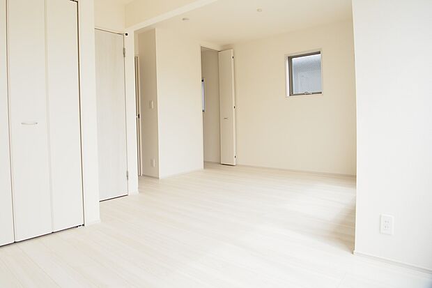 2階の居室は部屋の数を変更することができます。将来の家族構成変化のよって仕切りで部屋を増やせます。