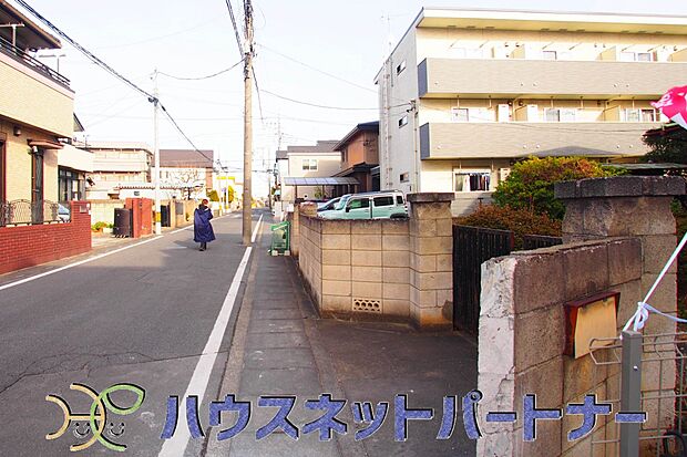 周りに高い建物が無いため、窓からの眺めは季節の移り変わりが感じられます。