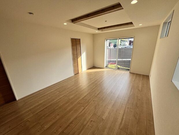 陽だまりのある光彩豊かなリビングは、何よりも快適で心休まる時間を過ごせます。