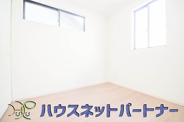 各部屋を最大限に広く使って頂ける様、全居住スペースに収納付。プライベートルームはゆったりと快適に。