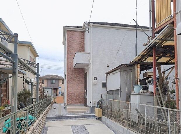 太陽に愛された邸は、陽当り・通風に優れた魅力的で快適さを追求した新築戸建でした。ここに住むからこそ意味がある。そんな特別感に浸りながら、毎日をお過ごしして欲しいです。