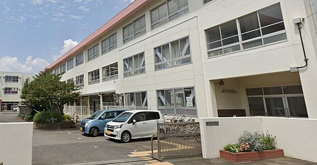 周辺環境-小学校(710m)鶴瀬小学校