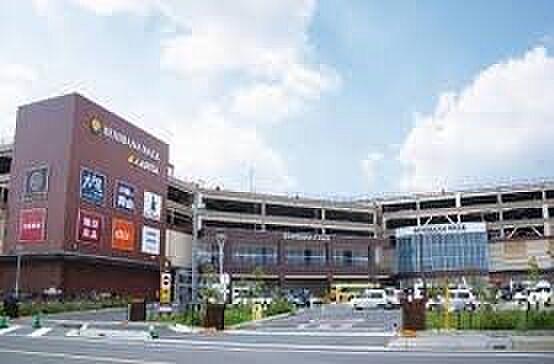 周辺環境-ショッピングセンター(690m)ベニバナウォーク桶川店