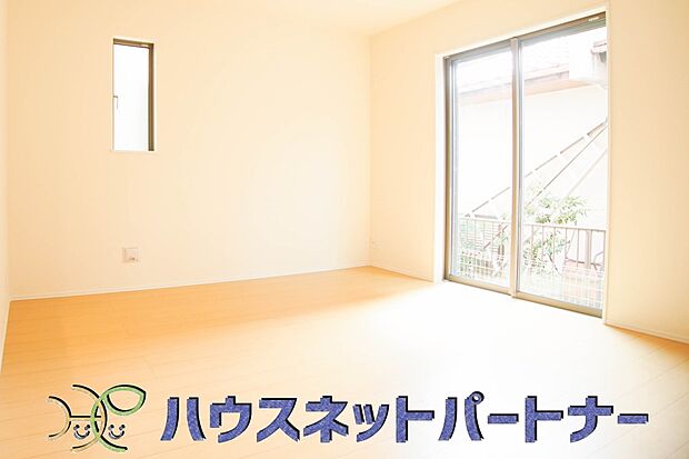 うららかな陽射しがどのお部屋にも降り注ぎますように、快適さを追求した間取設計。得難い立地環境での生活を恵みの豊かな永住の地へと変えてくれます。