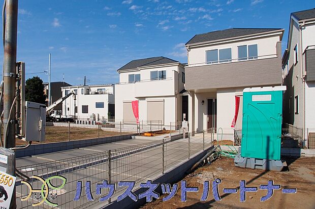 カースペース。通勤や家族の送迎など、毎日の生活にマイカーが欠かせない方にとって駐車場は大事な条件。敷地内にカースペースがあれば、お出かけやお買い物の際の搬入出もらくらくです。