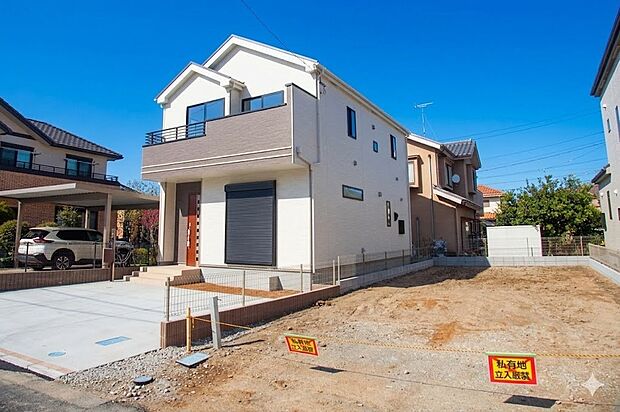 通勤や家族の送迎など、毎日の生活にマイカーが欠かせない方にとって駐車場は大事な条件。敷地内にカースペースがあれば、お出かけやお買い物の際の搬入出もらくらくです。