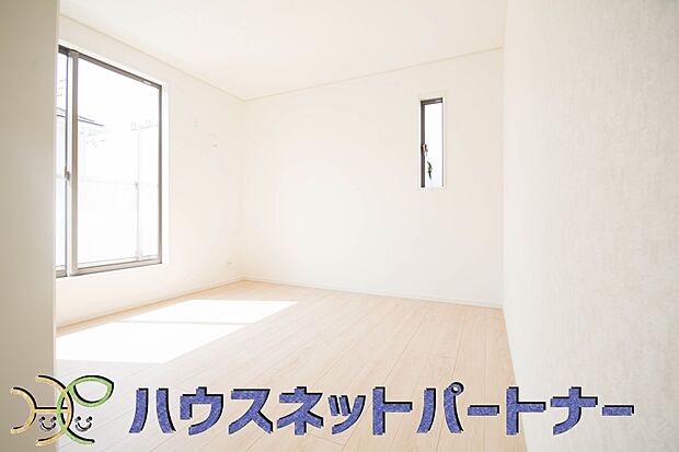 陽射しがぽかぽかと差し込むお部屋は湿気やカビの心配も減るので快適に過ごせます。