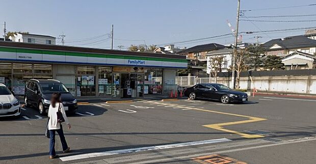 周辺環境-コンビニ(270m)ファミリーマート朝霞本町3丁目店