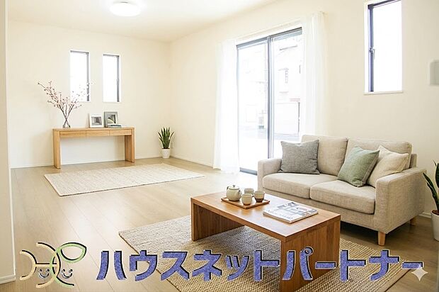 【家具はイメージです】リビングは、食事スペースと寛げる場所設けてもまだ余裕の広さ