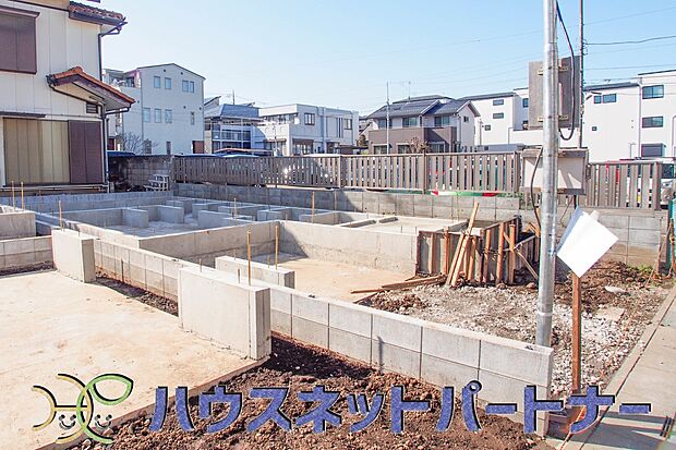 通勤や家族の送迎など、毎日の生活にマイカーが欠かせない方にとって駐車場は大事な条件。敷地内にカースペースがあれば、お出かけやお買い物の際の搬入出もらくらくです。