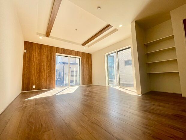 陽だまりのある光彩豊かなリビングは、何よりも快適で心休まる時間を過ごせます。