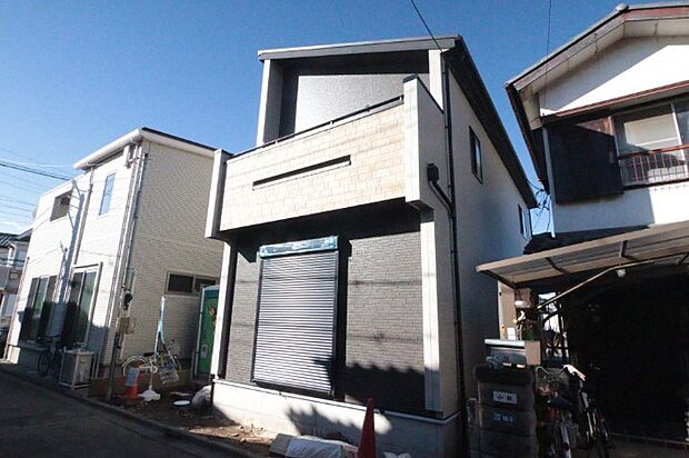 ここから始まる「日常」はご家族にとってかけがえのない時間となります。少しでも豊かに、快適に。そんな想いから本邸宅は生まれました。