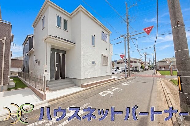 太陽に愛された邸は、陽当り・通風に優れた魅力的で快適さを追求した新築戸建でした。ここに住むからこそ意味がある。そんな特別感に浸りながら、毎日をお過ごしして欲しいです。