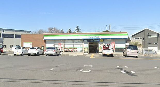 周辺環境-コンビニ(670m)ファミリーマート坂戸中小坂南店