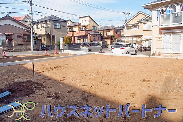 通勤や家族の送迎など、毎日の生活にマイカーが欠かせない方にとって駐車場は大事な条件。敷地内にカースペースがあれば、お出かけやお買い物の際の搬入出もらくらくです。