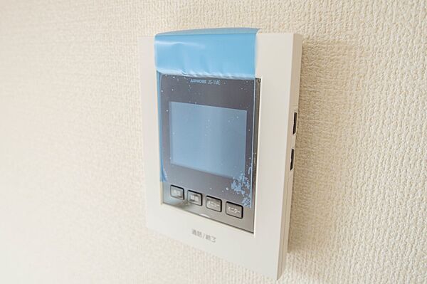 TVモニター付きインターフォンは大画面でお子様のお留守番も安心です。