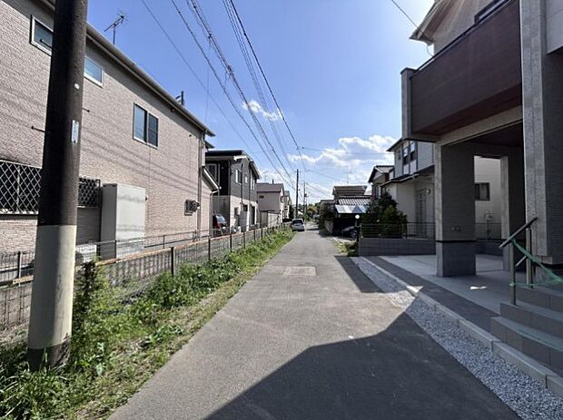 居住者の帰り、訪れる方を優しく迎える・安らぎに満ちた生活空間を予感させる。健やかな暮らしを楽しめそう。
