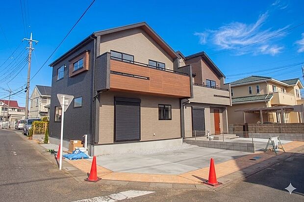 豊かで快適な暮らしを。ここから始まる「日常」はご家族にとってかけがえのない時間となります。少しでも豊かに、快適に。そんな想いから本邸宅は生まれました。